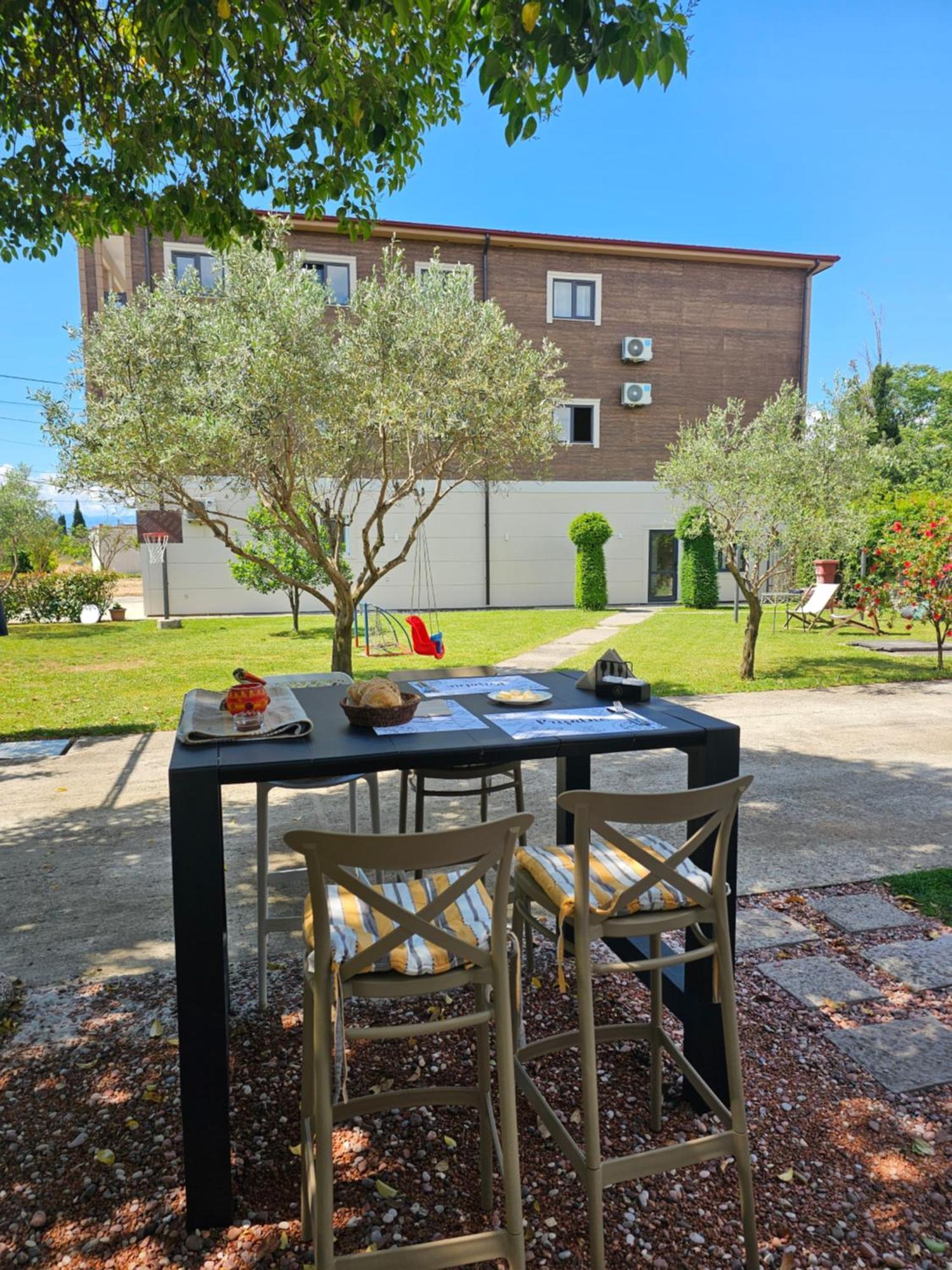 Apartments Aerodrom Podgorica Exterior foto
